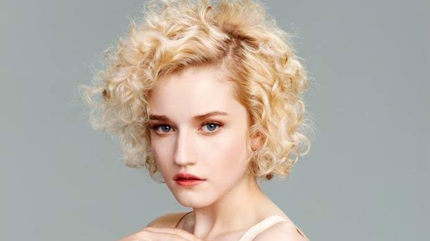 Julia Garner